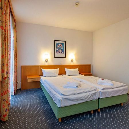 Hotel Rostock West Im "Kritzmow Park" Εξωτερικό φωτογραφία