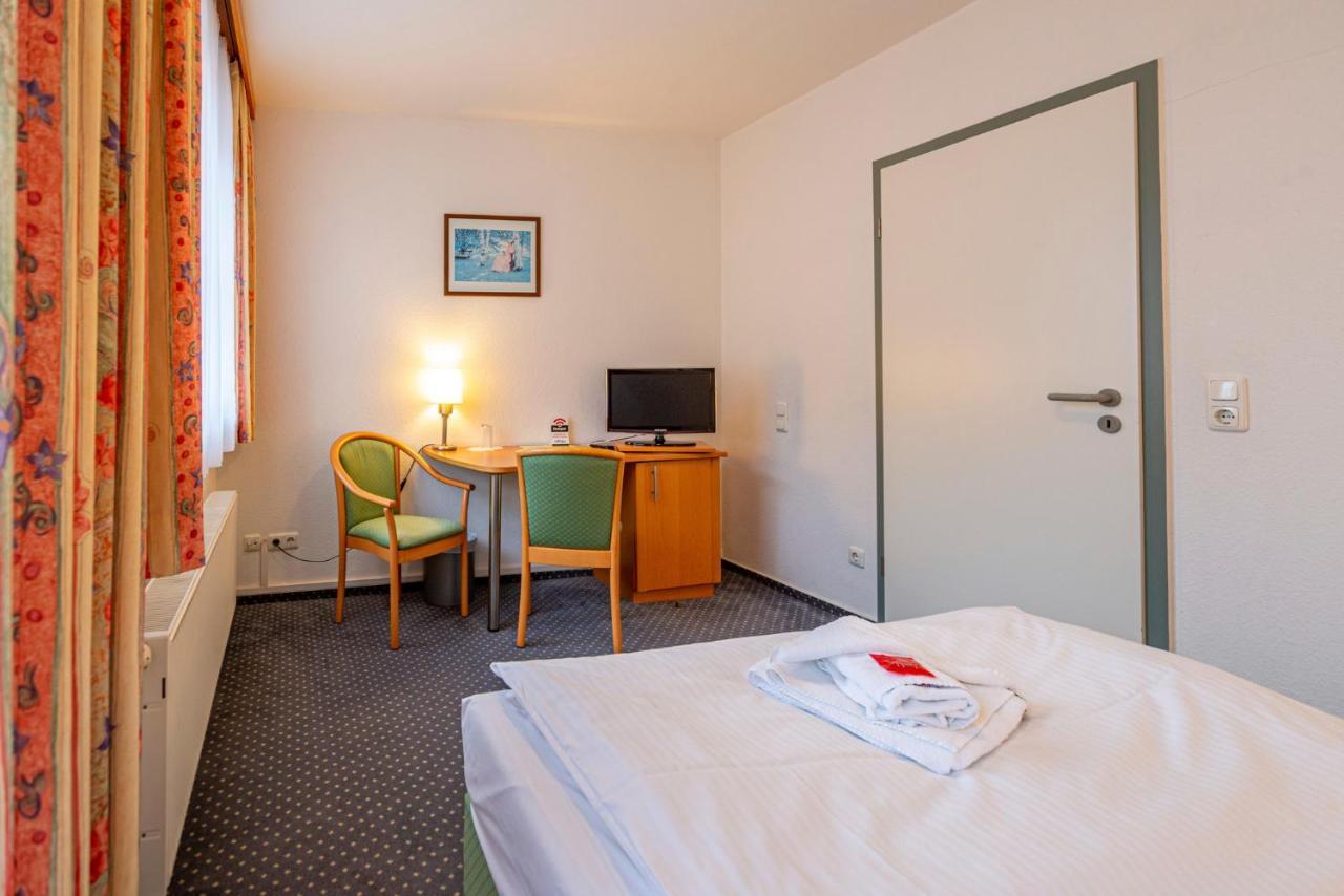 Hotel Rostock West Im "Kritzmow Park" Εξωτερικό φωτογραφία