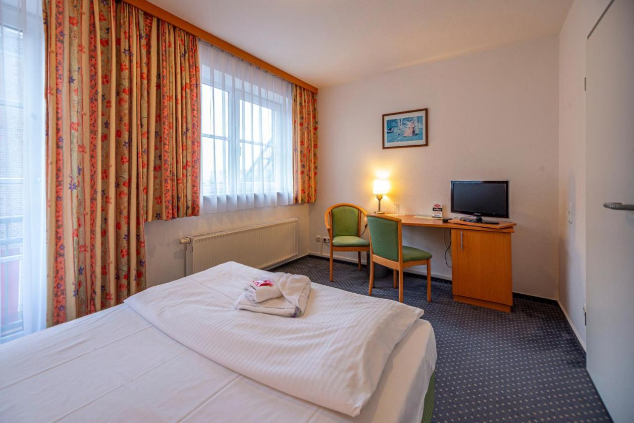 Hotel Rostock West Im "Kritzmow Park" Εξωτερικό φωτογραφία